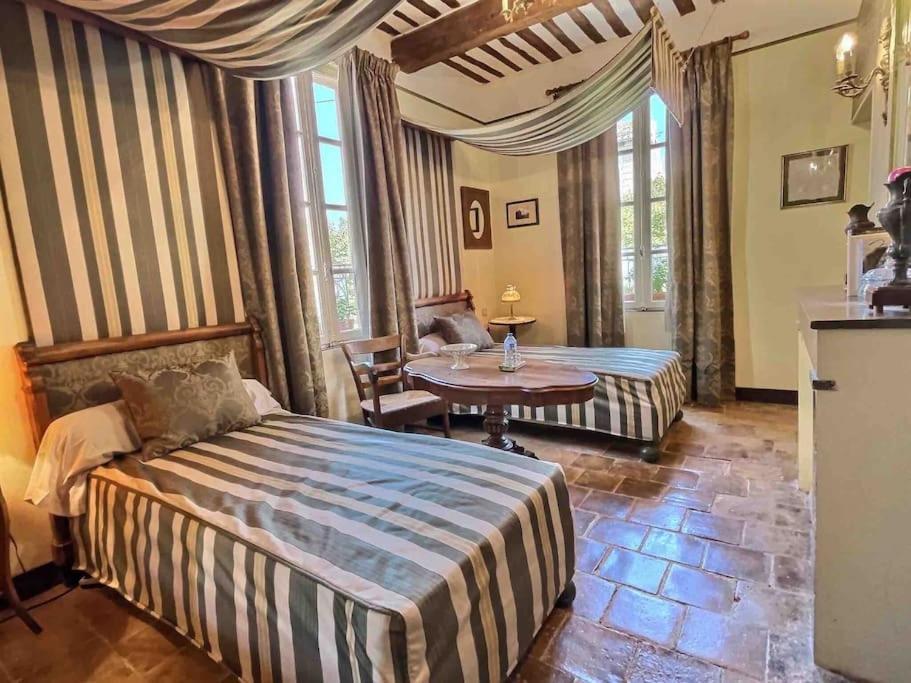 Chez Lydia - Osez La Vie De Chateau ! Pont Du Gard, Uzes Remoulins Bagian luar foto